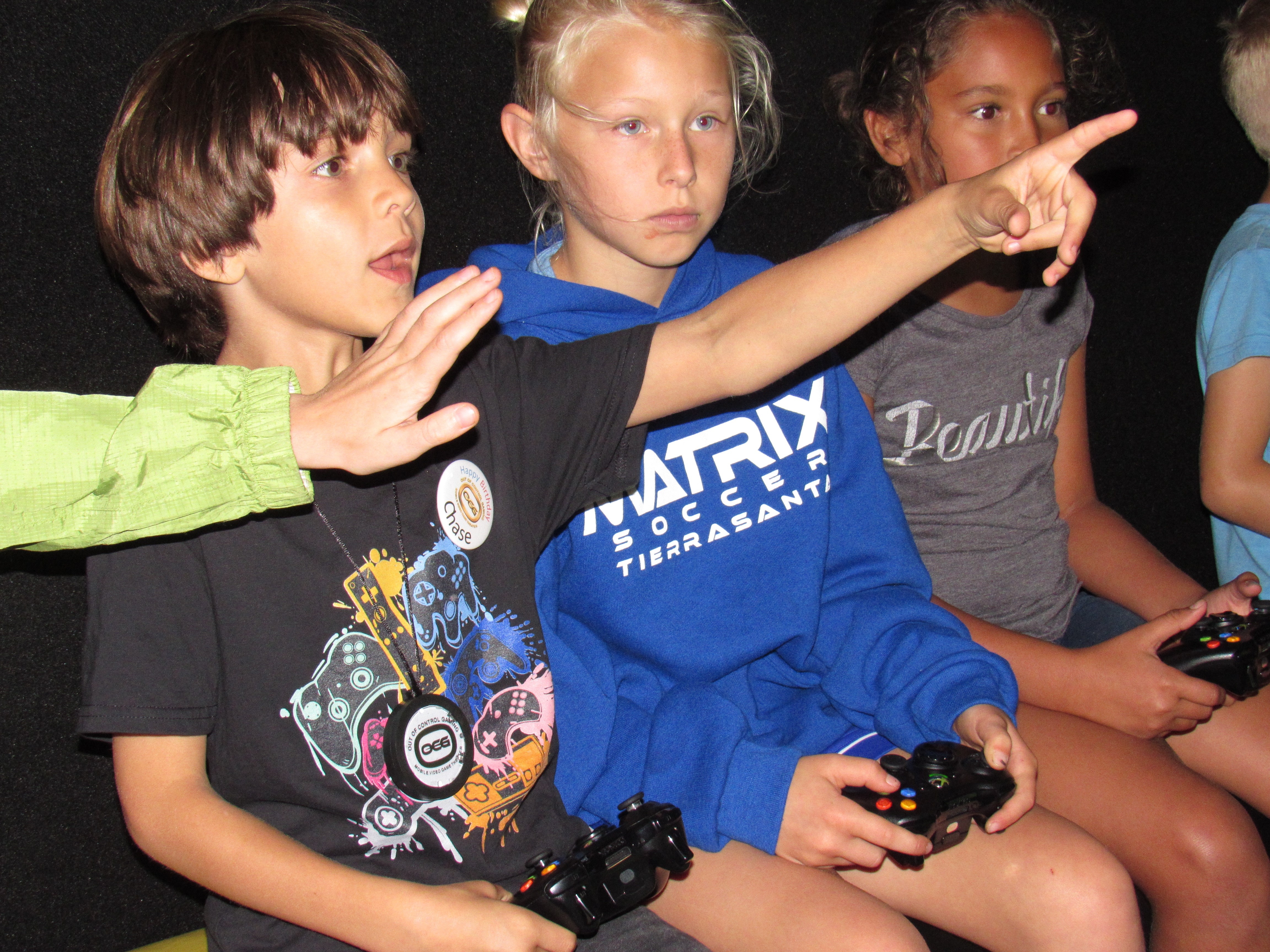 OUT OF COOUT OF CONTROL GAMING | MOBILE VIDEO GAME THEATERNTROL GAMING | MOBILE VIDEO GAME THEATER