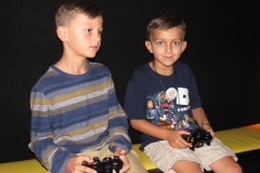 OUT OF COOUT OF CONTROL GAMING | MOBILE VIDEO GAME THEATERNTROL GAMING | MOBILE VIDEO GAME THEATER